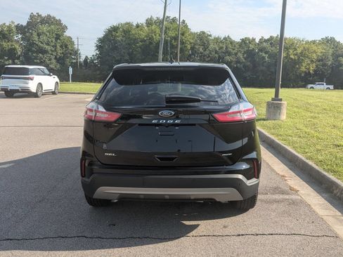 Used 2023 Ford Edge SEL w/ Convenience Package AWD/4WD image 4