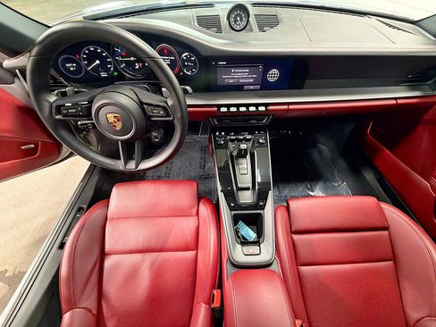 Used 2024 Porsche 911 Carrera RWD image 15