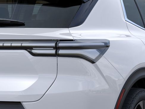 New 2026 Chevrolet Equinox EV LT w/ Convenience Package II FWD image 12