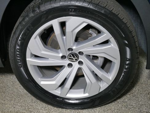 Used 2023 Volkswagen Atlas SE w/ Panoramic Sunroof Package image 15