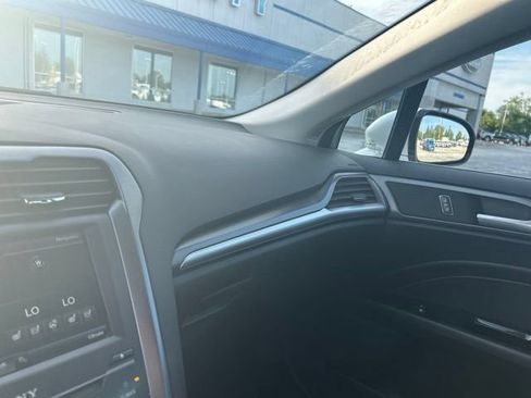 Used 2015 Ford Fusion Titanium AWD/4WD image 12