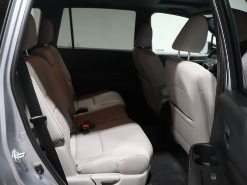 Used 2023 Honda Passport EX-L image 18