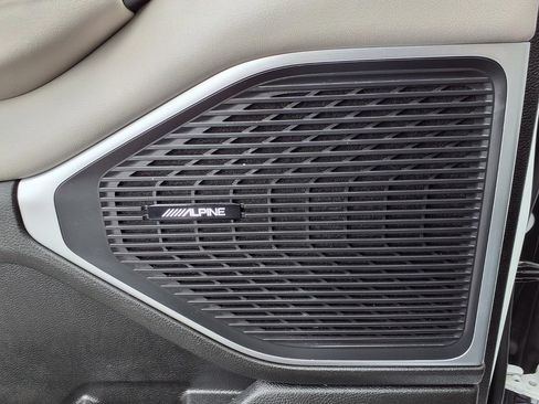 Certified 2024 Jeep Wagoneer L Series II w/ Flexible Seating Group AWD/4WD image 20