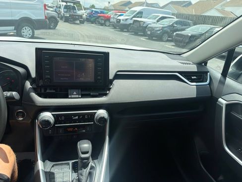 Used 2019 Toyota RAV4 XLE w/ Convenience Package AWD/4WD image 30