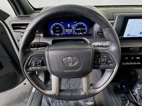 Certified 2025 Toyota 4Runner TRD Off-Road AWD/4WD image 10