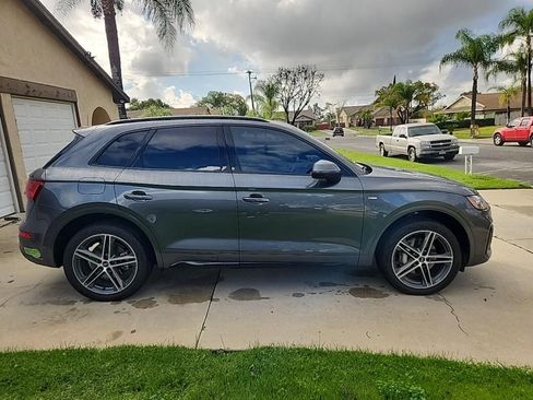Used 2023 Audi Q5 e Premium Plus w/ Premium Plus Package image 2