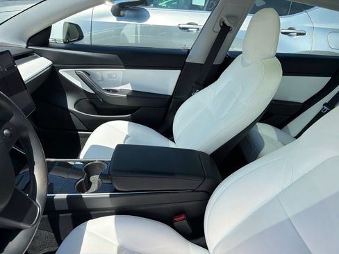 Used 2020 Tesla Model 3 Standard Range Plus RWD image 6