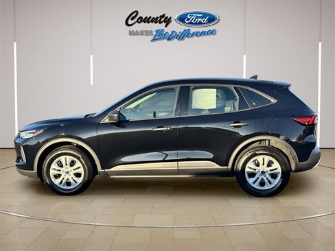 Used 2023 Ford Escape AWD image 3