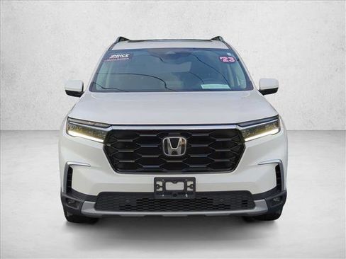 Used 2023 Honda Pilot Touring image 2
