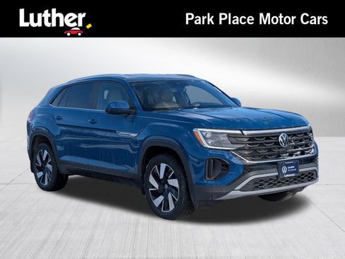 Certified 2025 Volkswagen Atlas Cross Sport SE image 1