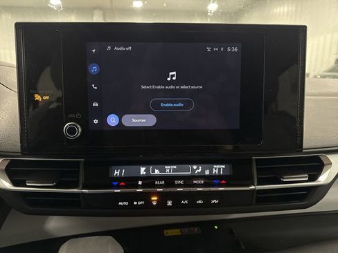 Used 2025 Toyota Sienna LE image 16