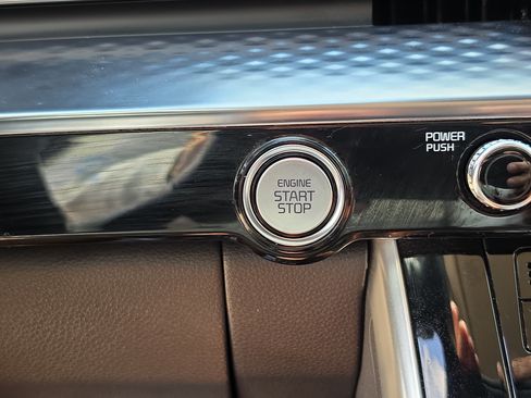 Certified 2024 Kia Carnival SX Prestige FWD image 29