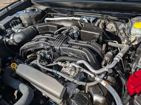 Used 2025 Subaru Outback Premium image 30