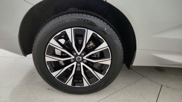 Used 2025 Volvo XC60 B5 Core AWD/4WD image 84