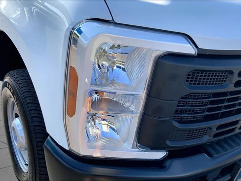 Used 2025 Ford F250 XL AWD/4WD image 28