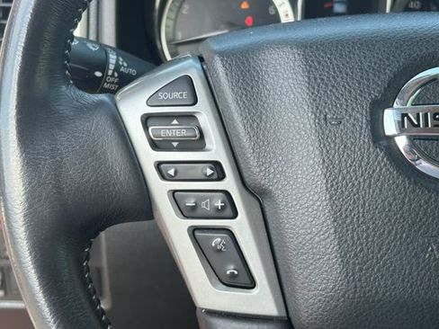 Used 2018 Nissan Titan PRO-4X w/ Pro-4x Convenience Package AWD/4WD image 18