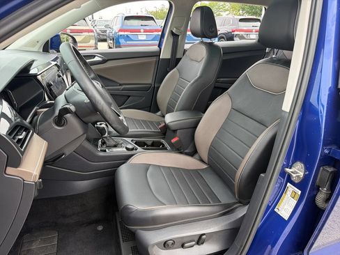 Certified 2023 Volkswagen Taos SEL AWD/4WD image 7