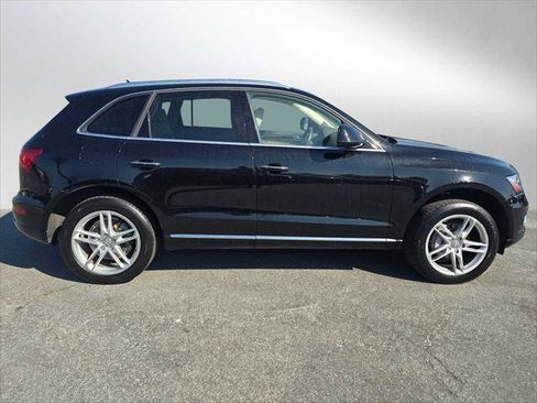 Used 2017 Audi Q5 2.0T Premium image 2