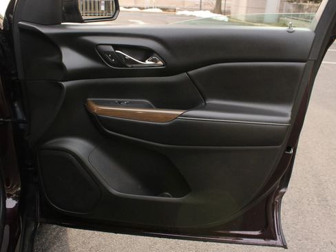 Used 2017 GMC Acadia SLE w/ Driver Alert Package I AWD/4WD image 25