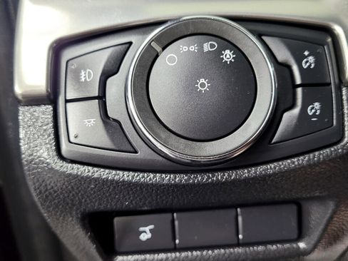 Used 2018 Ford Explorer XLT w/ Equipment Group 202A image 31