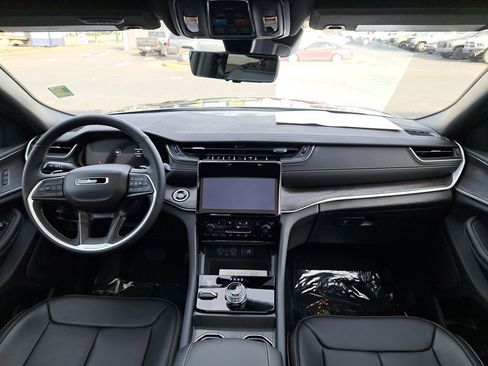 New 2025 Jeep Grand Cherokee L Limited w/ Luxury Tech Group II AWD/4WD image 18