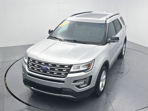 Used 2017 Ford Explorer XLT w/ Equipment Group 202A image 46