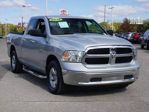Used 2018 RAM 1500 Classic SLT image 13