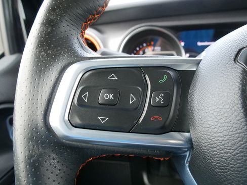 Used 2023 Jeep Gladiator Mojave w/ Cold Weather Group image 21