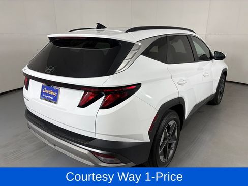 Used 2025 Hyundai Tucson SEL FWD image 11