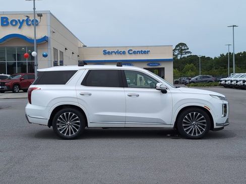 Used 2023 Hyundai Palisade Calligraphy w/ Winter Package AWD/4WD image 2