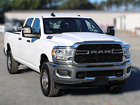 Used 2024 RAM 2500 Tradesman w/ Safety Group AWD/4WD image 3