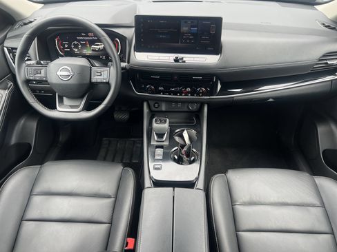 Certified 2026 Nissan Rogue SL FWD image 3