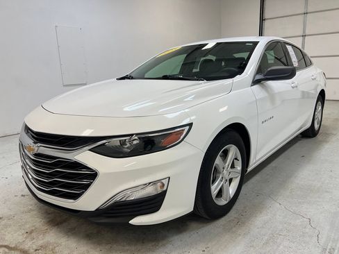 Used 2025 Chevrolet Malibu LS FWD image 12