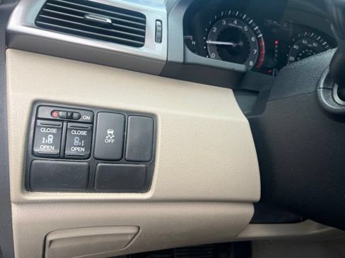 Used 2014 Honda Odyssey EX image 19