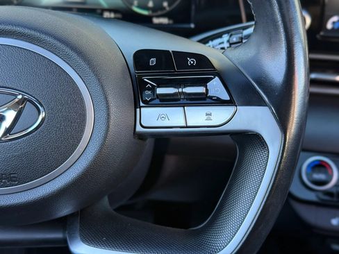 Used 2021 Hyundai Elantra SEL w/ Convenience + Premium Package image 19