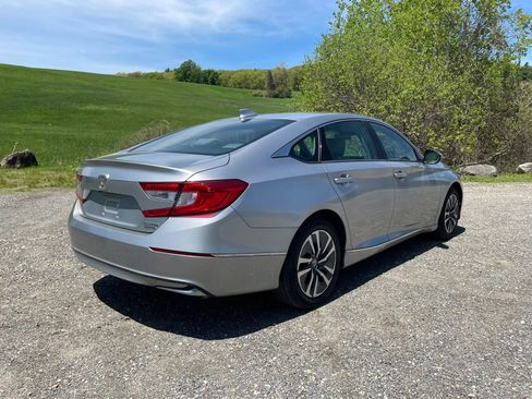 Used 2018 Honda Accord Touring image 3