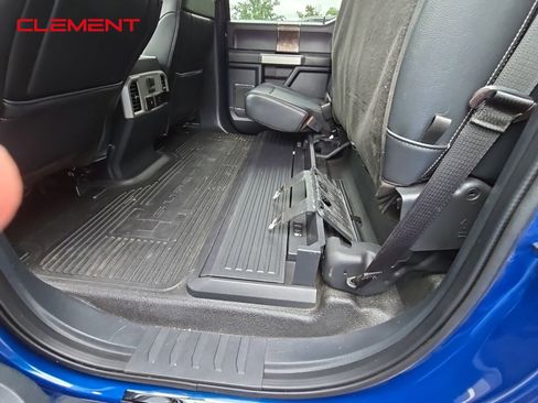 Used 2022 Ford F250 Lariat w/ Black Appearance Package image 20