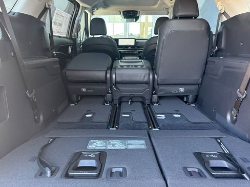 New 2026 Kia Carnival SX w/ SX Dark Edition Package image 12