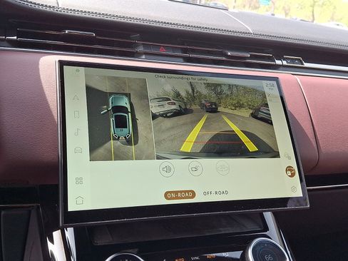 Used 2023 Land Rover Range Rover Sport SE Dynamic image 16