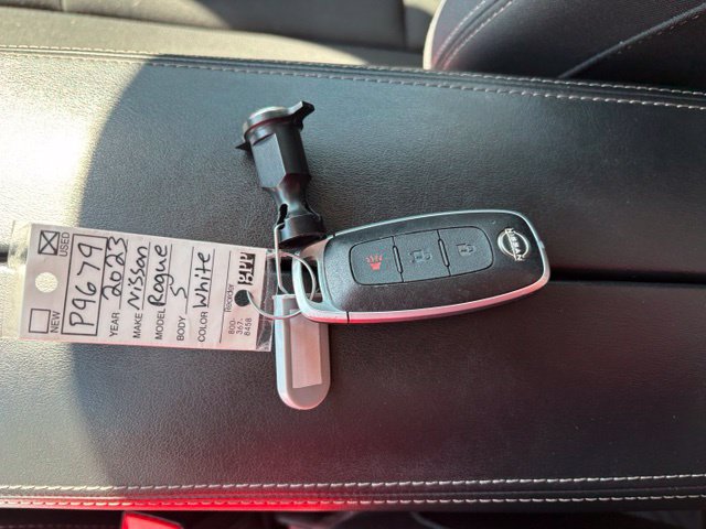 Used 2023 Nissan Rogue S AWD/4WD image 6