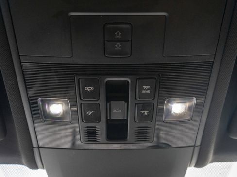 Used 2020 Volkswagen Atlas Cross Sport SEL AWD/4WD image 23
