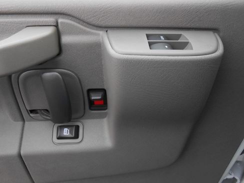 Used 2017 Chevrolet Express 3500 LT w/ LT Preferred Equipment Group image 19