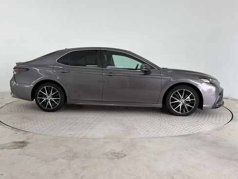 Used 2023 Toyota Camry SE FWD image 8