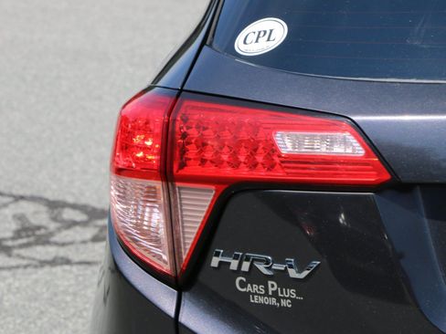 Used 2017 Honda HR-V EX image 6