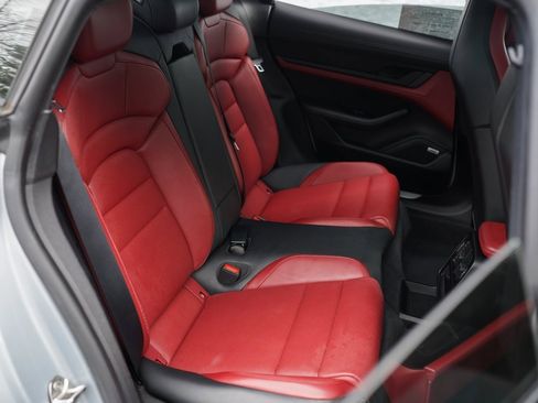 Used 2021 Porsche Taycan 4S w/ Premium Package image 25