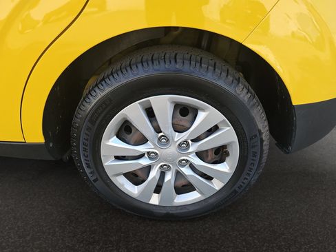 Used 2020 Kia Soul LX FWD image 40