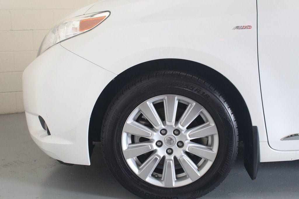 Used 2017 Toyota Sienna XLE w/ XLE Navigation Package AWD/4WD image 11
