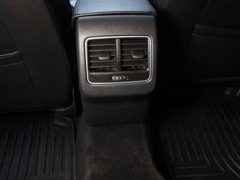 Used 2013 Volkswagen Passat TDI SEL Premium image 34