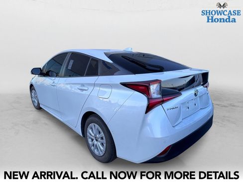 Used 2022 Toyota Prius LE FWD image 4