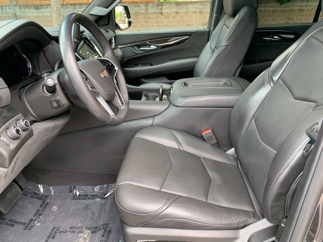 Used 2018 Cadillac Escalade Platinum AWD/4WD image 13